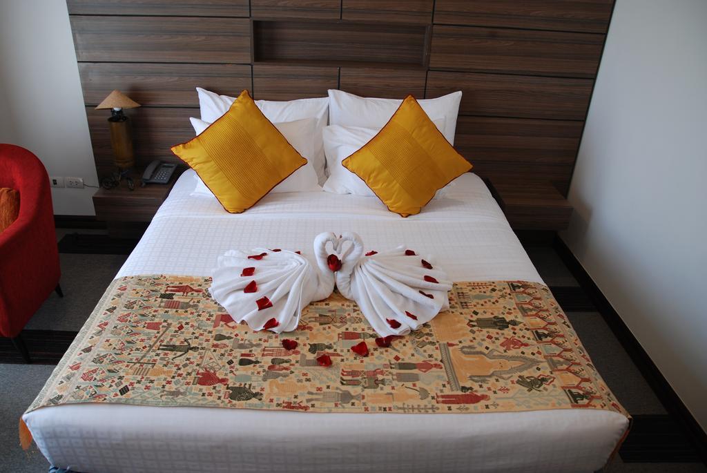 Family Boutique Hotel Vientiane Buitenkant foto