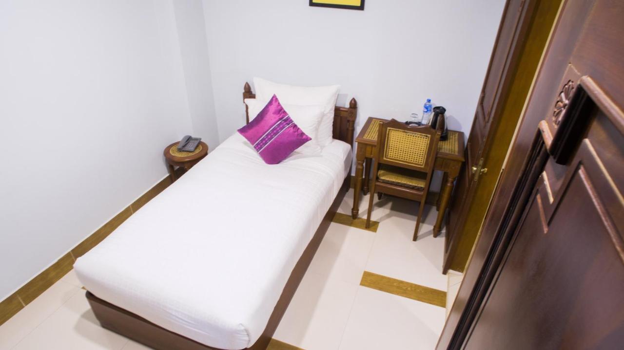 Family Boutique Hotel Vientiane Buitenkant foto